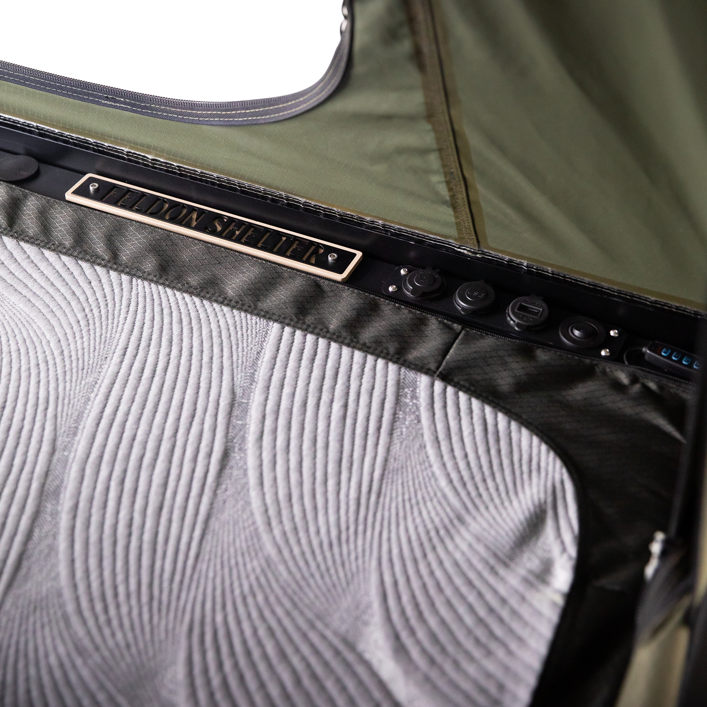 Hawk's Nest V2 Rooftop Tent - Wide - Green